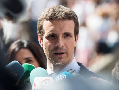 El presidente del PP, Pablo Casado, este lunes en Santiago de Compostela.
