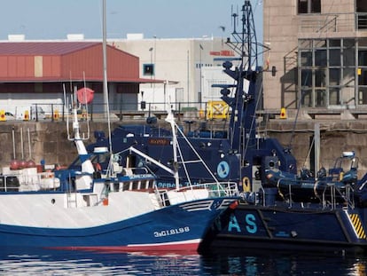 El pesquero 'Sempre Cacharelos', retenido en el marco de la macrooperación contra el narcotráfico / En vídeo, Manuel Charlín queda en libertad (ATLAS)
