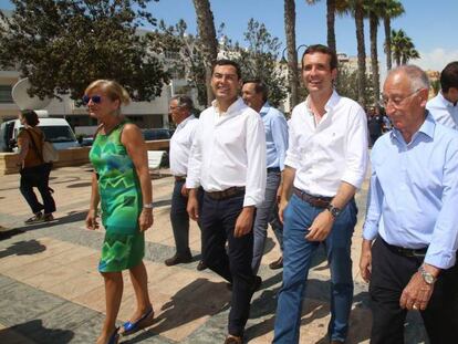 El presidente del PP, Pablo Casado, este jueves, en la localidad almeriense de Roquetas de Mar.