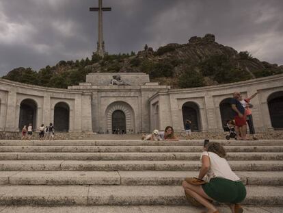 Valle de Los Caídos. En vídeo, el abogado Eduardo Ranz explica los pasos a seguir por el Gobierno para exhumar a Franco.