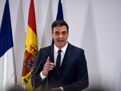 Pedro Sanchez hace unas declaraciones en el Palacio de La Moncloa, este lunes. En vídeo, declaraciones de la vicepresidenta del Gobierno, Carmen Calvo.