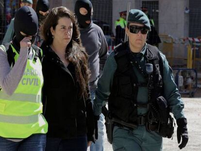 FOTO: Tamara Carrasco, el 9 de abril, detenida en Viladecans. / VÍDEO: Qué son los CDR.