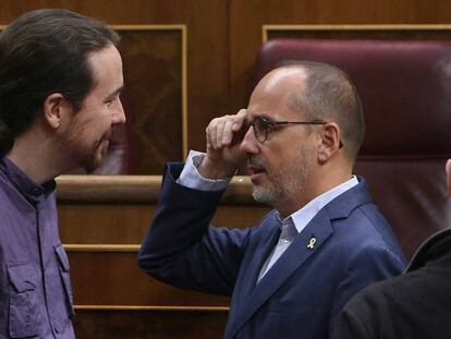 Pablo Iglesias y Carles Campuzano, en el Congreso. En vídeo, declaraciones de Campuzano en Radio Internacional.