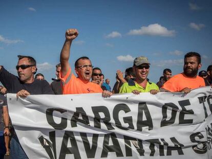 Manifestación de trabajadores de Navantia en demanda de carga de trabajo para el astillero público. Román Ríos (EFE). En vídeo, El Congreso rechaza suspender la venta de armas a Arabia Saudí (ATLAS).