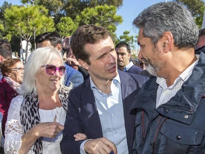 El presidente del PP, Pablo Casado, con Juan José Cortés.