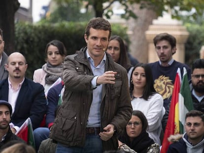 El presidente del PP, Pablo Casado, durante un acto de Nuevas Generaciones celebrado este domingo en Sevilla.
