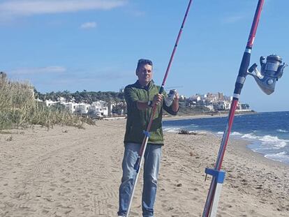 Tomás Martínez, en la playa de Cabopino de Marbella el pasado miércoles.