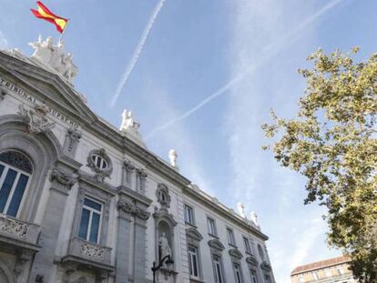 Façana del Tribunal Suprem a Madrid. En vídeo, Manuel Marchena, nou president del Consell General del Poder Judicial.