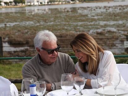 Felipe González y Susana Díaz, este jueves en la aldea del Rocío (Huelva). En vídeo, declaraciones de Felipe González.