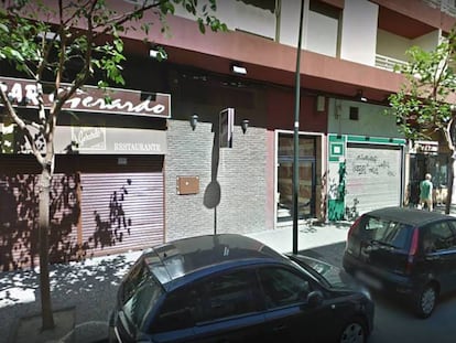 Vista del local zaragozano Bar Gerardo, donde el detenido César Román trabajaba como cocinero. En vídeo, Detenido el "rey del cachopo" en Zaragoza por su posible implicación en la muerte de su novia.
