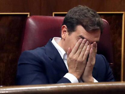 El líder de Ciudadanos, Albert Rivera, durante el pleno del Congreso de los Diputados del martes. En vídeo, declaraciones de Rivera.