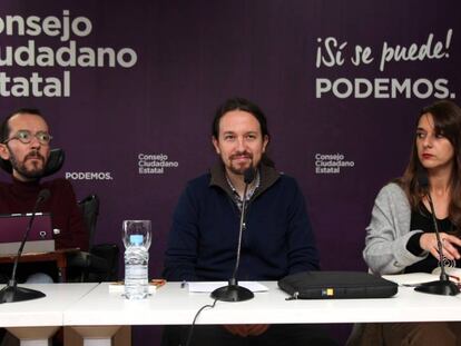 Pablo Echenique, Pablo Iglesias y Noelia Vera, ayer, en el Consejo Ciudadano Estatal de Podemos.