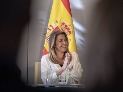 Susana Díaz, en el acto de entrega de los XXXIII Premios Andalucía de Periodismo. En vídeo, la entrevista de EL PAÍS con el líder de Ciudadanos en Andalucía, Juan Marín, del lunes 17 de diciembre.