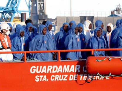 En vídeo, la llegada de los rescatados a Almería.
