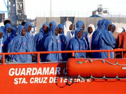 En vídeo, la llegada de los rescatados a Almería.