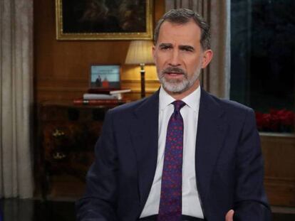 Felipe VI, este lunes durante el discurso de Navidad en el Palacio de La Zarzuela. En vídeo, el Rey pide erradicar la violencia contra las mujeres.