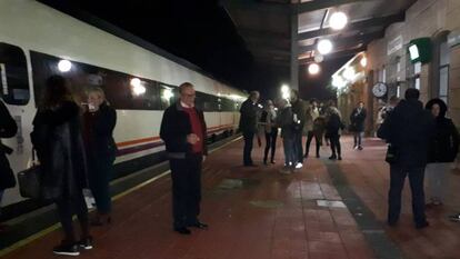 Passengers at Navalmoral.