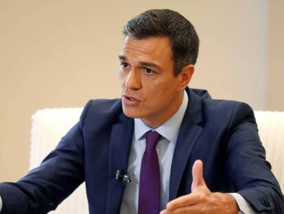 El presidente del Gobierno, Pedro Sánchez, durante la entrevista con la agencia Efe en el Palacio de La Moncloa. En vídeo, declaraciones de Pedro Sánchez en una entrevista con EFE difundida hoy.