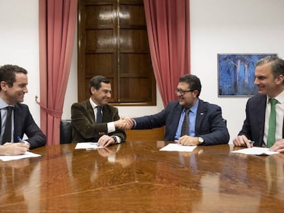García Egea, Moreno, Serrano i Ortega Smith, en la signatura del pacte entre el PP i Vox.