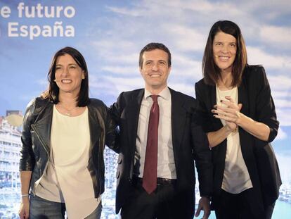 Pablo Casado y las candidatas del PP al Gobierno de Cantabria, Ruth Beitia (a la derecha), y a la alcaldÍa de Santander, Gema Igual, este jueves en Santander. En vídeo, presentación de Ruth Beitia como candidata del PP a la presidencia de Cantabria.