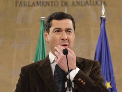 Juan Manuel Moreno Bonilla en el Parlamento andaluz. En vídeo, su comparecencia tras cerrar el acuerdo para su investidura.
