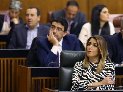 Susana Díaz durante el discurso de investidura de Juan Manuel Moreno, en el Parlamento andaluz. En vídeo, declaraciones de los líderes regionales a su llegada al Parlamento.