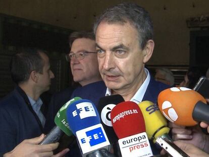 El expresidente del Gobierno José Luis Rodríguez Zapatero a su entrada a un acto en Valencia.