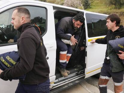 Los mineros se preparan para el rescate de Julen del pozo de Totalán En el vídeo, así son los componentes de la Brigada de Salvamento Minero.