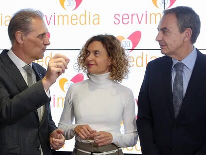 José Luis Rodríguez Zapatero, junto a la ministra Meritxell Batet en un acto organizado por Servimedia. En vídeo, Zapatero habla del espionaje de Villarejo ayer en un acto.