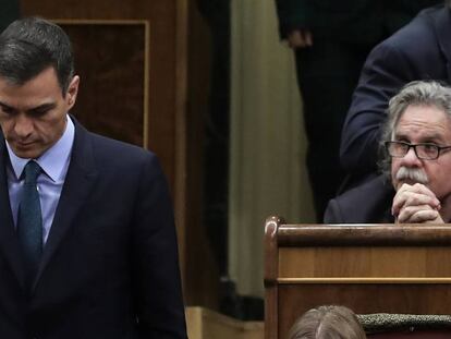 Pedro Sánchez, en la votación de los Presupuestos en el Congreso, ayer miércoles. En vídeo, declaraciones de los líderes socialistas Emiliano García-Page, presidente de Castilla-La Mancha, y Ximo Puig, presidente de la Generalitat Valenciana.