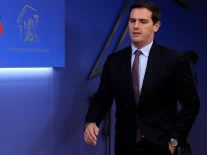 El presidente del Ciudadanos, Albert Rivera, en el Congreso de los Diputados, este viernes. /EFE . En vídeo: comparecencia de Rivera este viernes.