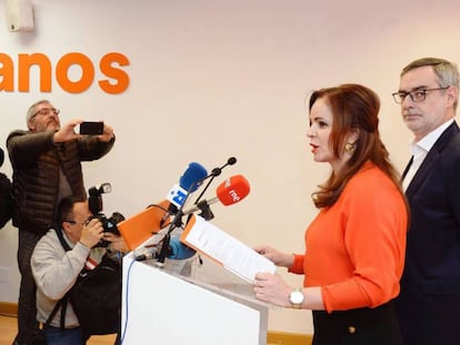 La expresidenta de las Cortes de Castilla y León, que ha abandonado el PP, Sílvia Clemente, este lunes. En vídeo, declaraciones de José Manuel Villegas, secretario general de Ciudadanos.