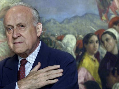 Xabier Arzalluz, en la sede del PNV en Bilbao en una imagen de archivo. En vídeo, la ministra portavoz del Gobierno ensalza la figura política de Arzalluz.