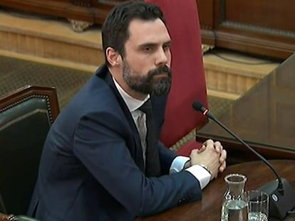 FOTO: El presidente del Parlament, Roger Torrent, este lunes en el Tribunal Supremo. / VÍDEO: Declaraciones de Torrent en el juicio.