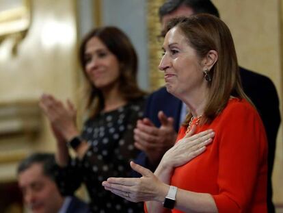 Ana Pastor, durante la última sesión del Congreso de los Diputados. En vídeo, el PP lleva los decretos leyes a la Junta Electoral.