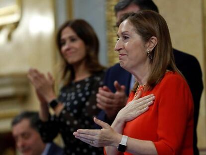 Ana Pastor, durante la última sesión del Congreso de los Diputados. En vídeo, el PP lleva los decretos leyes a la Junta Electoral.