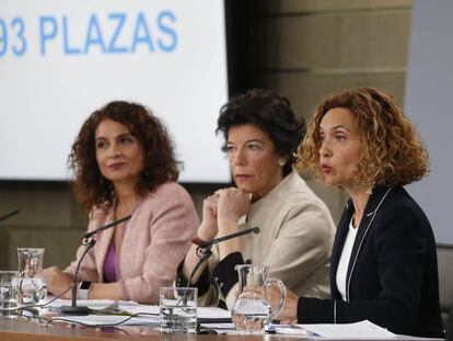 Desde la izquierda, María Jesús Montero, Isabel Celáa y Meritxell Batet, este viernes. En vídeo, sus declaraciones.