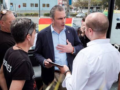 Javier Oreta Smith, el pasado domingo, en Las Palmas de Gran Canaria. En vídeo, declaraciones de Abascal.