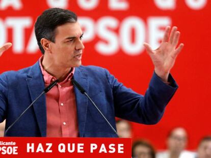 El presidente del Gobierno y candidato del PSOE, Pedro Sánchez, durante su intervención en un acto electoral de su partido celebrado en Alicante este sábado.