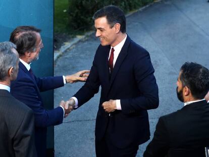 El presidente del Gobierno, Pedro Sánchez, a su llegada a los estudios de Atresmedia para el segundo debate a cuatro. En vídeo, los mejores momentos del debate.