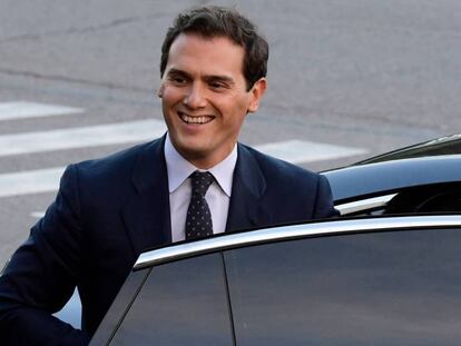 Albert Rivera, a su llegada al debate de Atresmedia, este martes. En vídeo, los mejores momentos del debate.