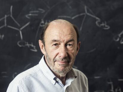Alfredo Pérez Rubalcaba, en la Facultad de Químicas de la Universidad Complutense de Madrid, donde impartió clase, en 2016.
