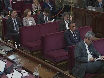 Imagen de algunos de los imputados durante la sesión en el Tribunal Supremo. En vídeo, los testimonios de Francesc Esteve y Mireia Boya.