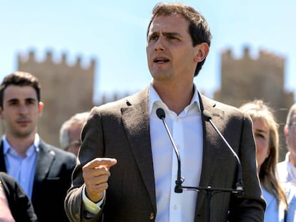 El líder de Ciudadanos, Albert Rivera, durante un acto en Ávila, este martes. En vídeo, las declaraciones del presidente de C's.