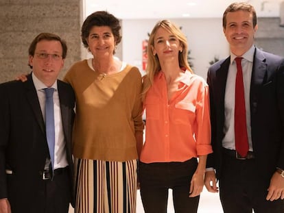 En foto: De izquierda a derecha: José Luis Martínez Almeida, María San Gil, Cayetana Álvarez de Toledo y Pablo Casado. En vídeo: declaraciones de la diputada electa del PP, Cayetana Álvarez de Toledo.