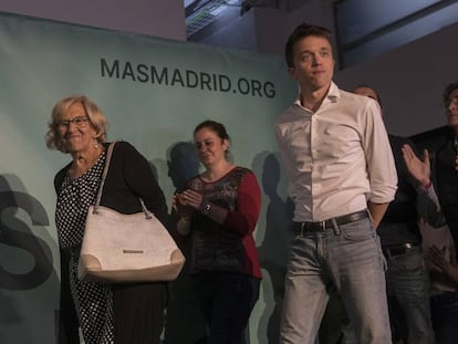 Manuela Carmena e Íñigo Errejón, antes de la rueda de prensa tras los resultados electorales.