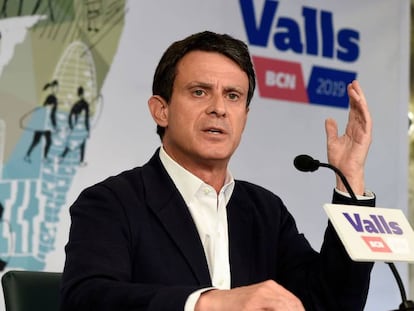 Manuel Valls contesta a los medios en la sede de su partido en Barcelona. En vídeo, Valls ofrece su apoyo a Colau y Collboni.