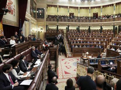 Sesión Constitutiva de la XIII Legislatura. En vídeo, la presidenta del Congreso, Meritxell Batet, confirma la decisión de la mesa.