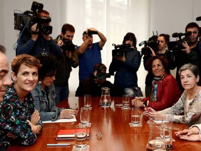 María Chivite y la presidenta de Navarra en funciones y líder de Geroa Bai, Uxue Barkos, en la reunión que mantuvieron para cerrar un acuerdo de Gobierno. En vídeo, la votación.