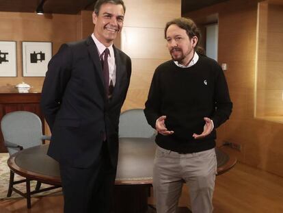 Pedro Sánchez y Pablo Iglesias, en una reunión en junio en el Congreso.